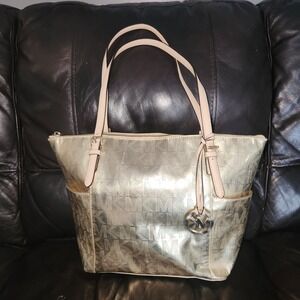 Michael Kors Jet Set Patent Leather Mirror Metallic Tote Rose Gold Large Logo